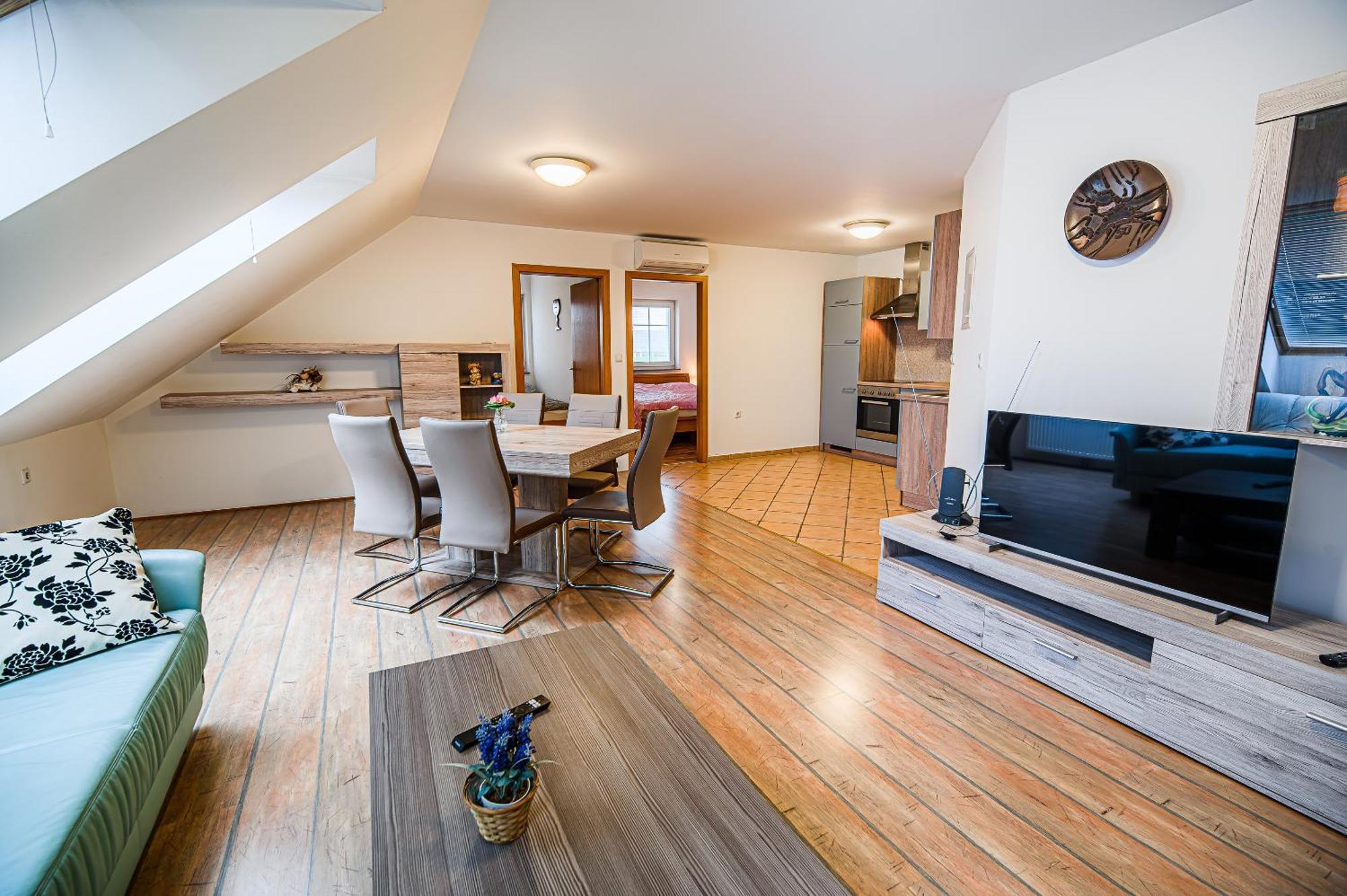 Apartment Rimljancek Leskovec pri Krskem Rum bild
